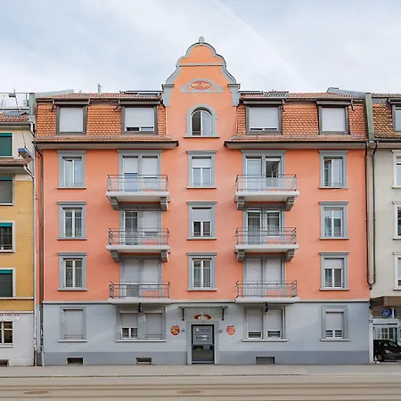 Swiss Star Marc Aurel - Self Check-in