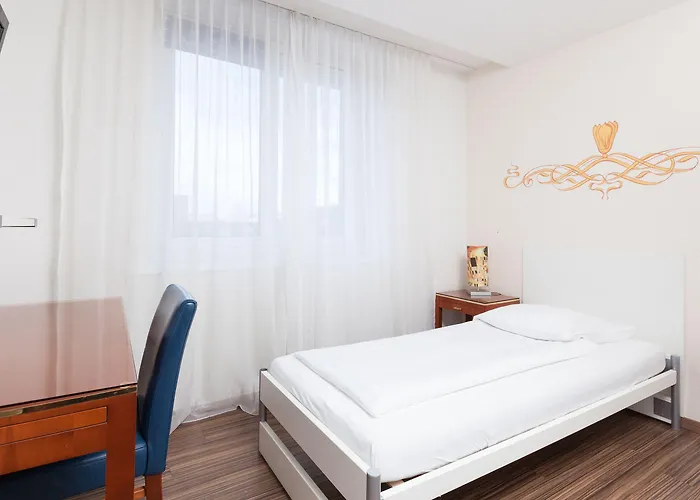 Swiss Star Marc Aurel - Self Check-in Zúrich